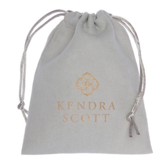 KENDRA SCOTT • Gold Ari Heart White Crystal Earrings - Picture 4 of 4